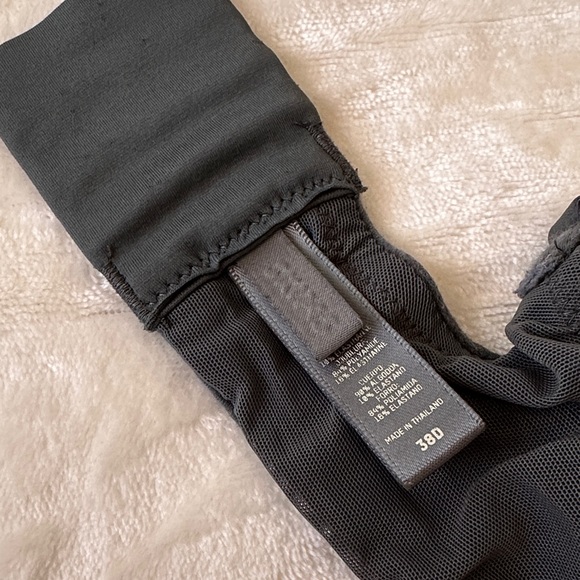 Skims Lightly Lined Underwire Bra - Picture 9 of 10